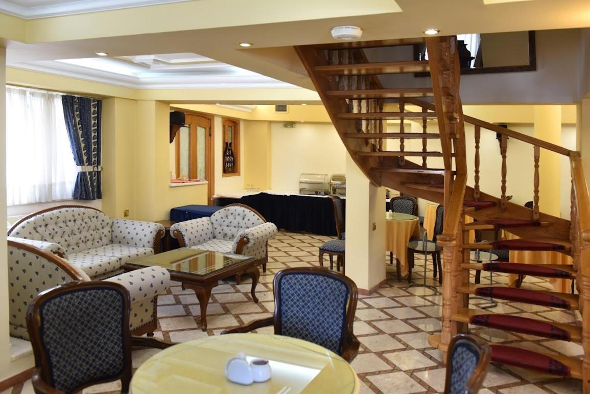 Aiolis Hotel Kastoria Extérieur photo